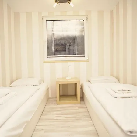 Strandnaher Ferienbungalow Mit Terrasse - Ostsee Nr 49 *