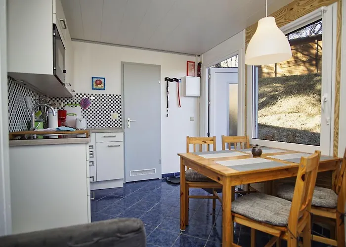 Strandnaher Ferienbungalow Mit Terrasse - Ostsee Nr 49 * 괴렌
